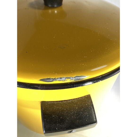 Vintage 70s Enameled Metal Sauce Pot w/lid Yellow. Vegetables. 8” Tall; 32” circ - Picture 2 of 4